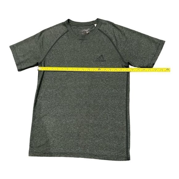 Adidas women athletics shirt size Small - Picture 8 of 8